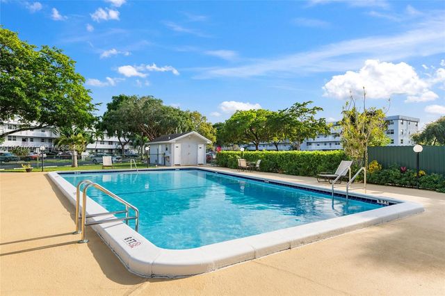 116 Royal Park Dr 4D, Oakland Park, FL 33309