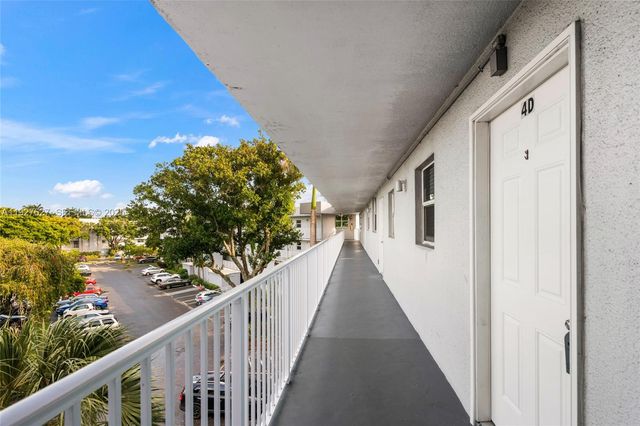116 Royal Park Dr 4D, Oakland Park, FL 33309