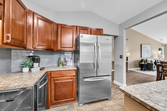 1437 Aberdeen Court 93, Naperville, IL 60564
