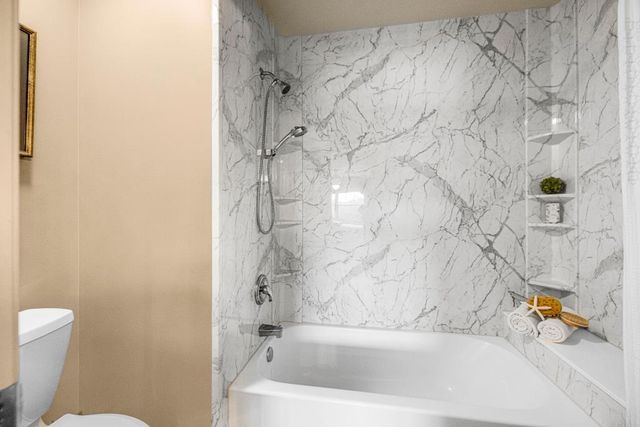 1437 Aberdeen Court 93, Naperville, IL 60564