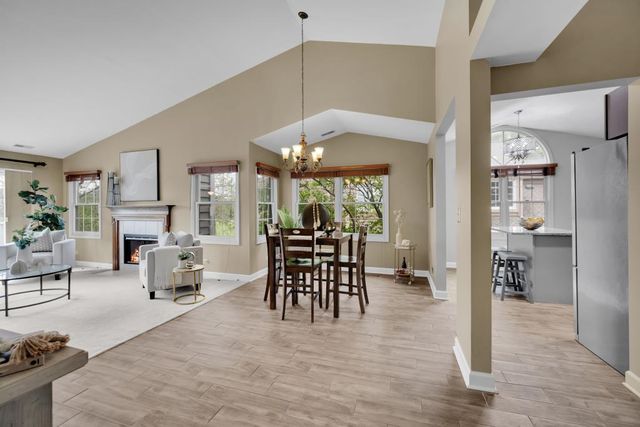 1437 Aberdeen Court 93, Naperville, IL 60564