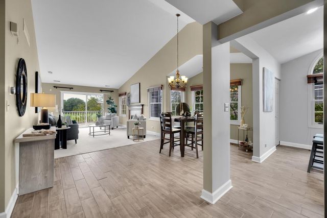 1437 Aberdeen Court 93, Naperville, IL 60564