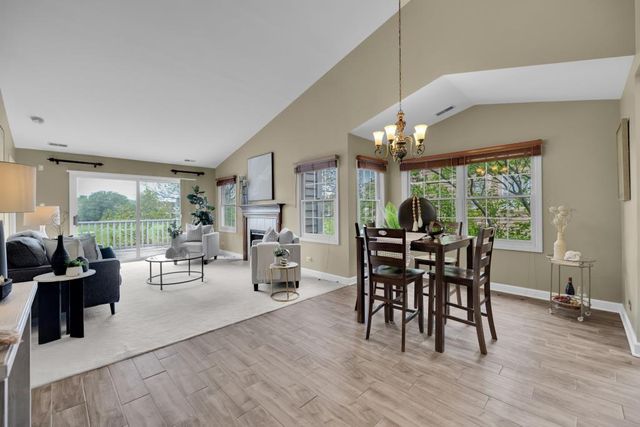 1437 Aberdeen Court 93, Naperville, IL 60564