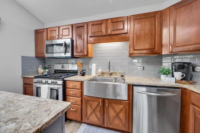 1437 Aberdeen Court 93, Naperville, IL 60564