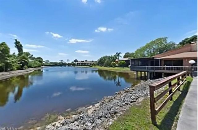 5713 Foxlake DR # 5, North Fort Myers, FL 33917