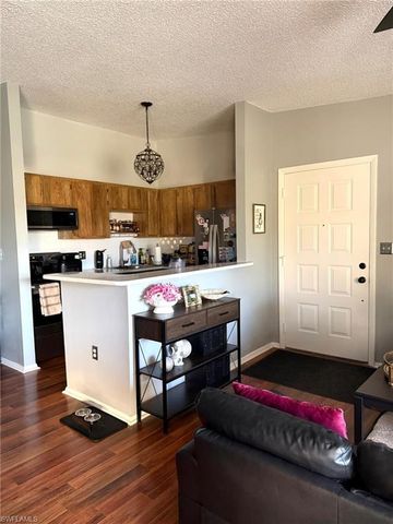 5713 Foxlake DR # 5, North Fort Myers, FL 33917