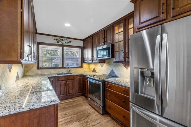 9531 Kessler Street, Overland Park, KS 66212