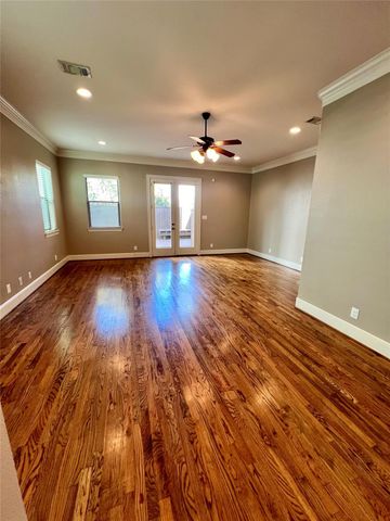 1818 Edwards Street, Houston, TX 77007