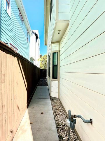 1818 Edwards Street, Houston, TX 77007