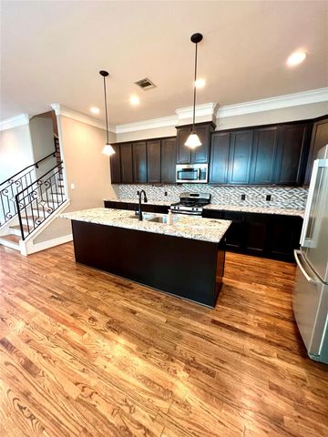 1818 Edwards Street, Houston, TX 77007