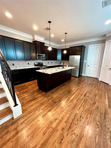 1818 Edwards Street, Houston, TX 77007