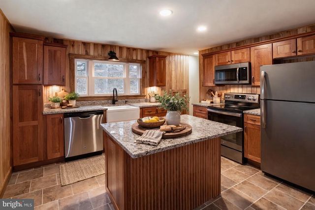 126 MILL HILL RD, Huntly, VA 22640