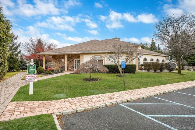 109 Constantine Way, Mount Sinai, NY 11766