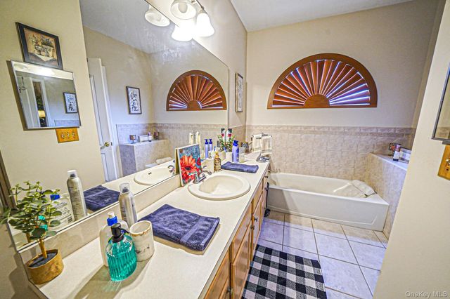 109 Constantine Way, Mount Sinai, NY 11766