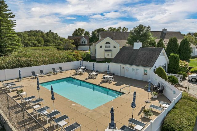 131 Hampton Meadows, Hampton, NH 03842