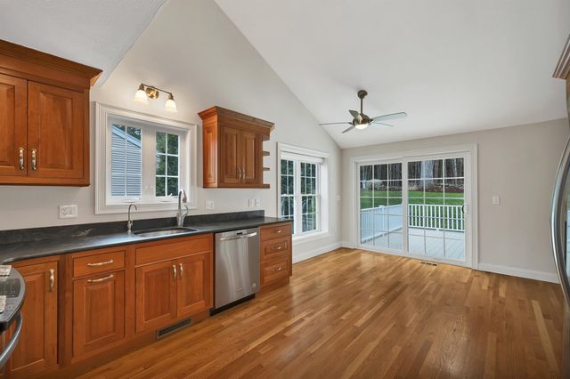131 Hampton Meadows, Hampton, NH 03842