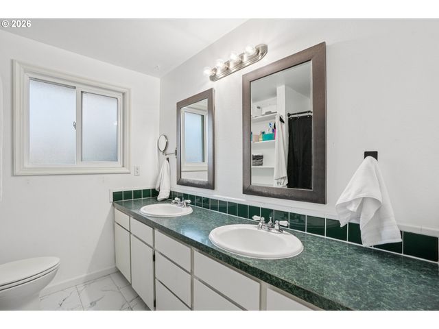 3454 Ne 5TH Ct, Gresham, OR 97030