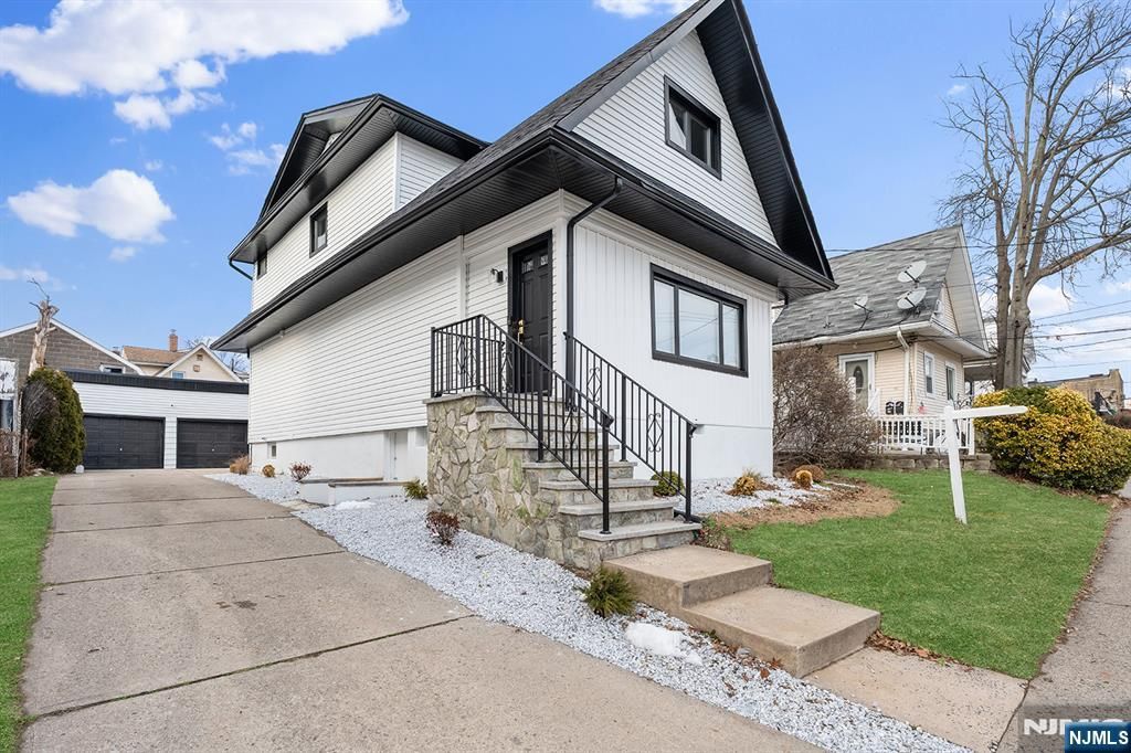 290 Queen Anne Road, Teaneck, NJ 07666