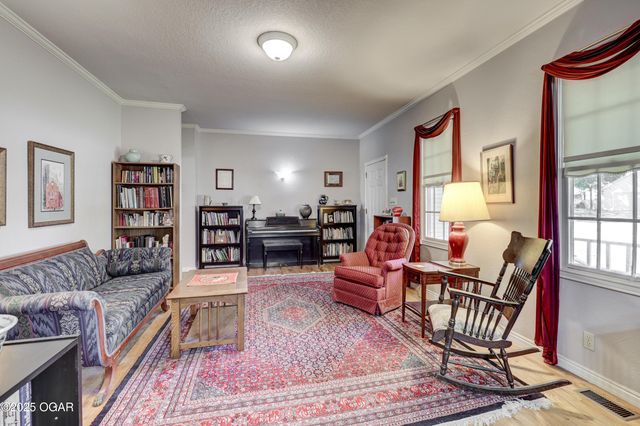 210 Lakeview Lane, Carl Junction, MO 64834