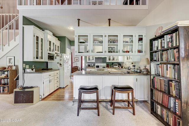 210 Lakeview Lane, Carl Junction, MO 64834