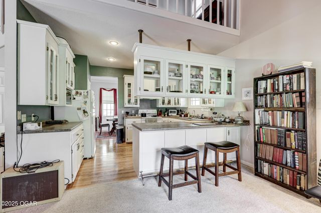 210 Lakeview Lane, Carl Junction, MO 64834