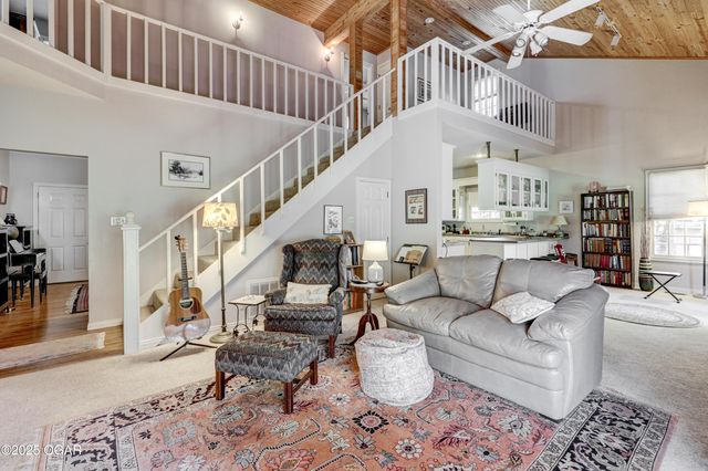 210 Lakeview Lane, Carl Junction, MO 64834