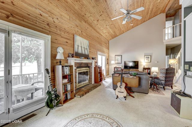 210 Lakeview Lane, Carl Junction, MO 64834