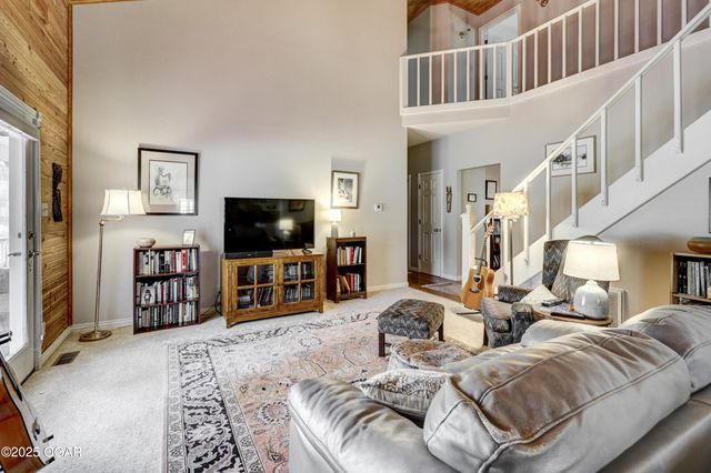 210 Lakeview Lane, Carl Junction, MO 64834