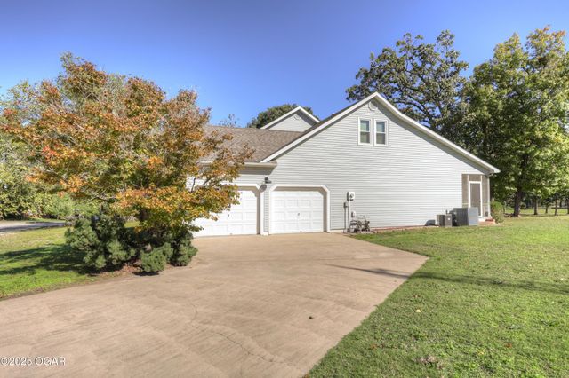 210 Lakeview Lane, Carl Junction, MO 64834