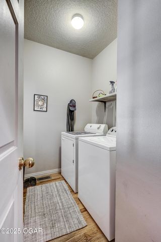 210 Lakeview Lane, Carl Junction, MO 64834