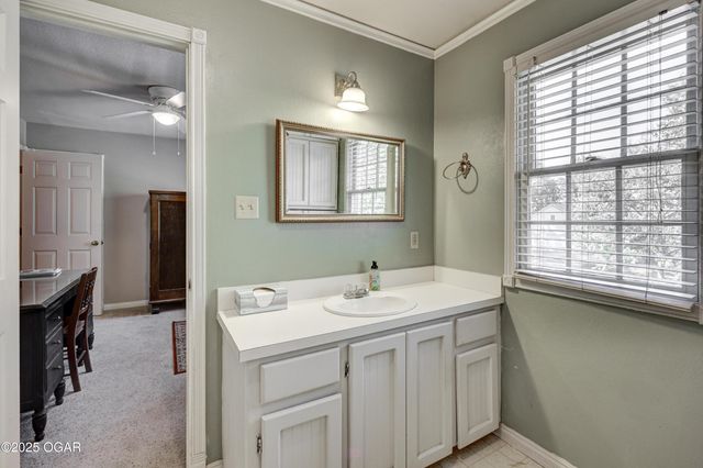 210 Lakeview Lane, Carl Junction, MO 64834