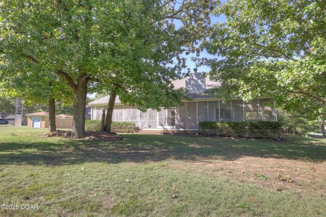 210 Lakeview Lane, Carl Junction, MO 64834