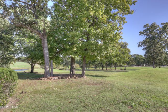 210 Lakeview Lane, Carl Junction, MO 64834