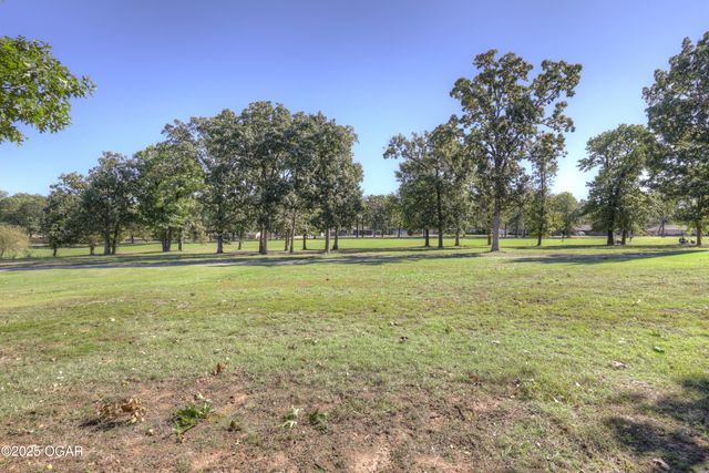 210 Lakeview Lane, Carl Junction, MO 64834