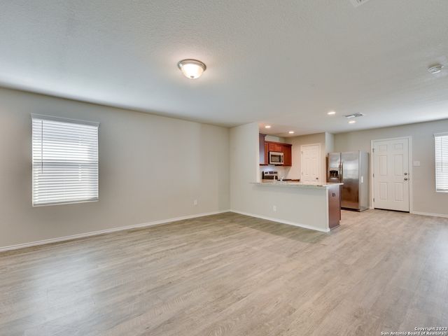 13130 HEATHERS ARROW, St Hedwig, TX 78152