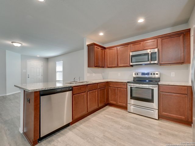 13130 HEATHERS ARROW, St Hedwig, TX 78152