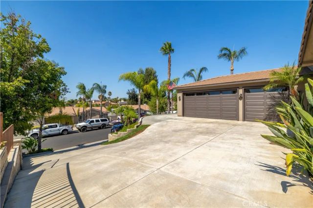 31028 Emperor Drive, Canyon Lake, CA 92587