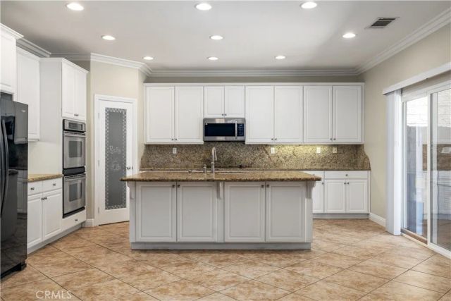 31028 Emperor Drive, Canyon Lake, CA 92587
