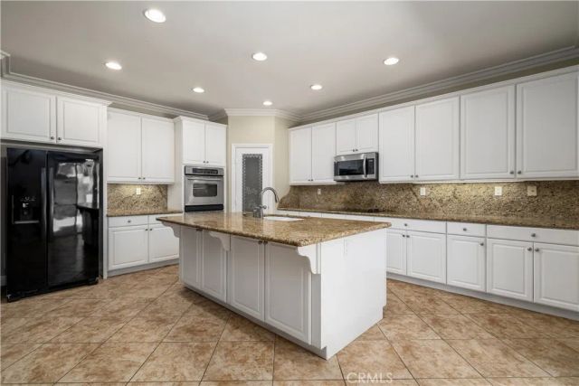 31028 Emperor Drive, Canyon Lake, CA 92587
