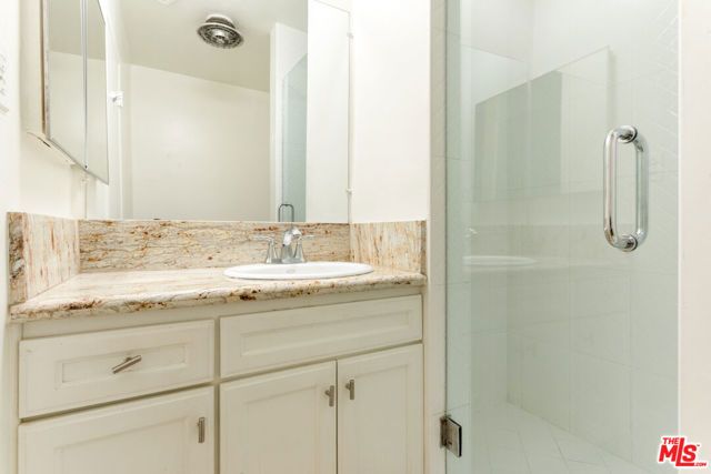 7548 W HAMPTON Avenue 206, West Hollywood, CA 90046