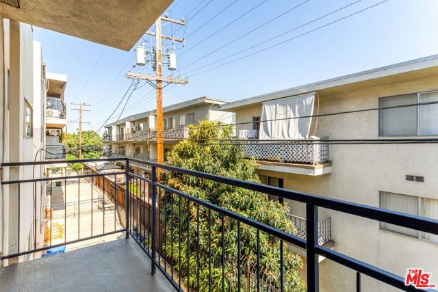 7548 W HAMPTON Avenue 206, West Hollywood, CA 90046