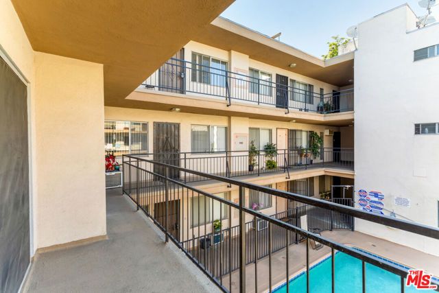 7548 W HAMPTON Avenue 206, West Hollywood, CA 90046