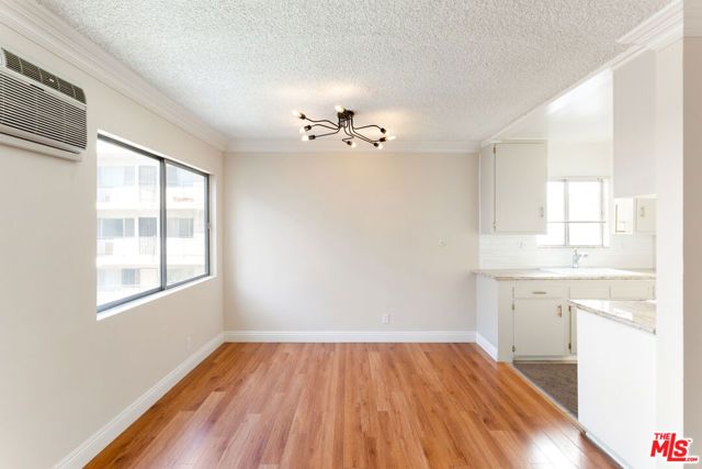 7548 W HAMPTON Avenue 206, West Hollywood, CA 90046