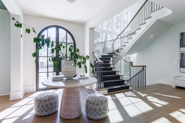 914 Buckingham NW Circle, Atlanta, GA 30327