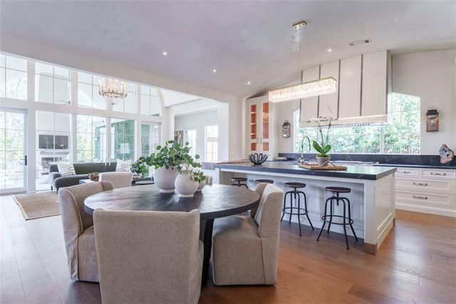 914 Buckingham NW Circle, Atlanta, GA 30327