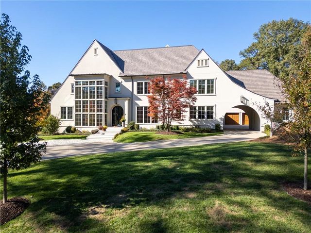 914 Buckingham NW Circle, Atlanta, GA 30327