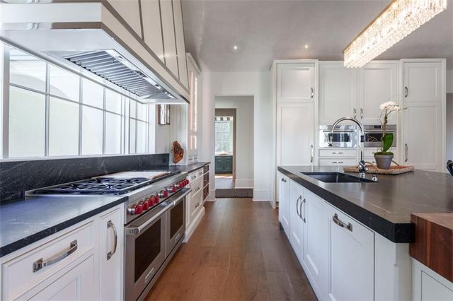 914 Buckingham NW Circle, Atlanta, GA 30327