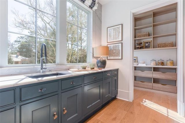 914 Buckingham NW Circle, Atlanta, GA 30327