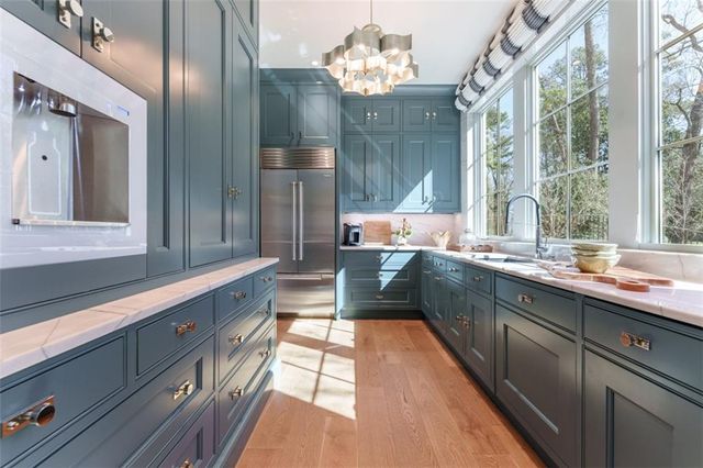 914 Buckingham NW Circle, Atlanta, GA 30327