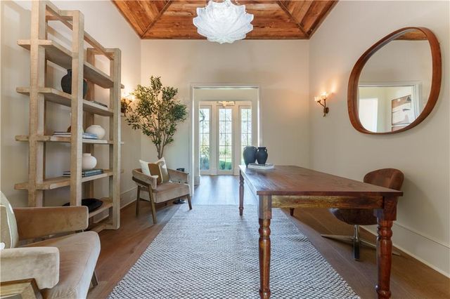 914 Buckingham NW Circle, Atlanta, GA 30327